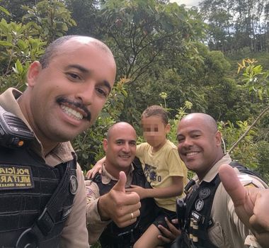Imagem - Vídeo: menino autista é encontrado em mata após cantar 'brilha brilha, estrelinha'