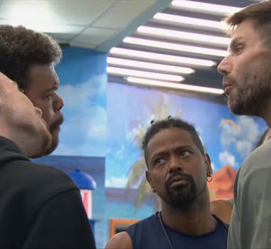 Imagem - BBB 26: discussão entre Babu Santana, Jonas Sulzbach e Juliano Floss termina em gritos; assista