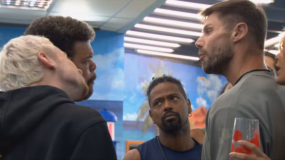 Imagem - BBB 26: discussão entre Babu Santana, Jonas Sulzbach e Juliano Floss termina em gritos; assista