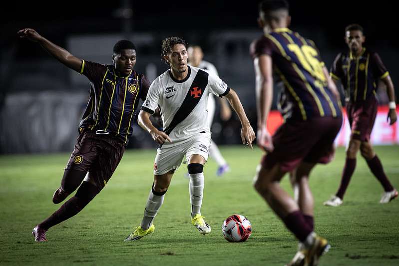 Imagem - Vasco perde pênalti, empata com o Madureira e sai vaiado de jogo pelo Carioca