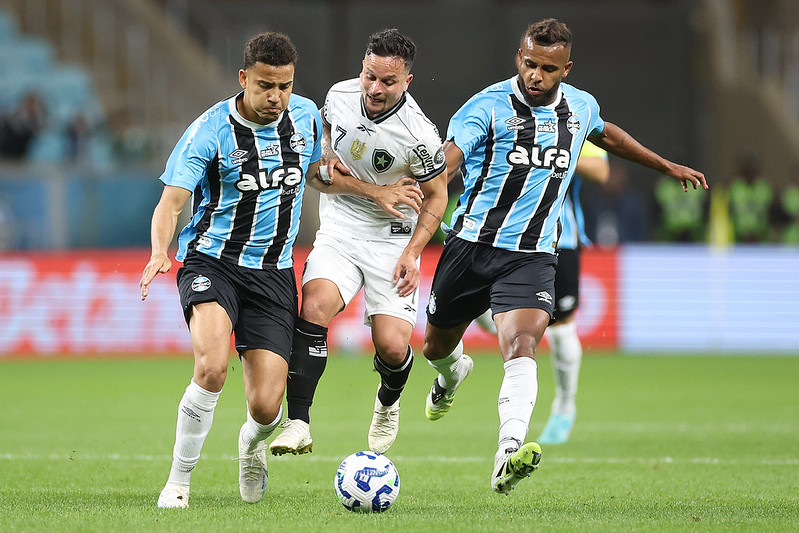 Equipes se enfrentam na Arena do Grêmio - 