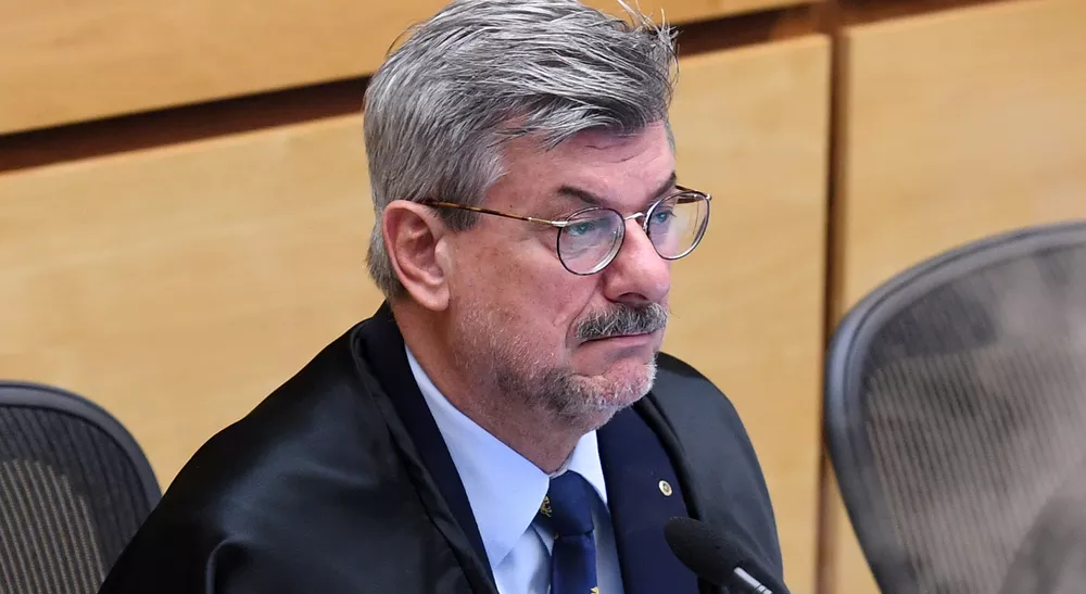 Imagem - Ministro Marco Buzzi, do STJ, é acusado de assédio sexual contra jovem de 18 anos