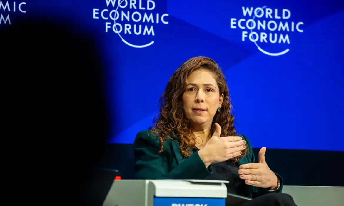 (Ministra da Gestão e da Inovação em Serviços Públicos (MGI), Esther Dwec)