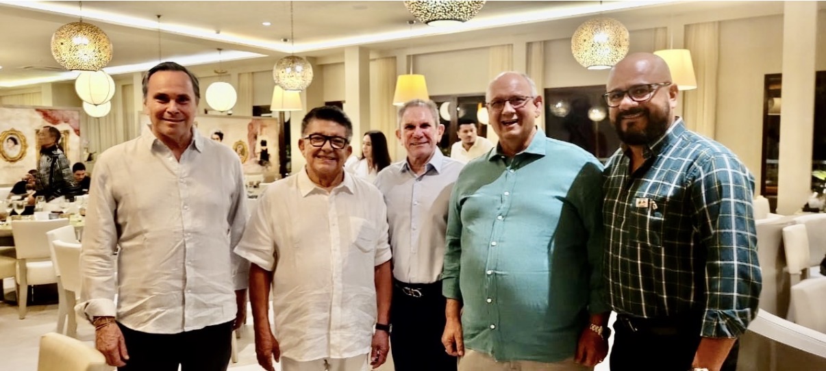 Jorge Sampaio, Cônsul de Portugal, Oscar Rodrigues, Arcelino Lobato, Waldemar Coelho e Raimundo Bessa. 