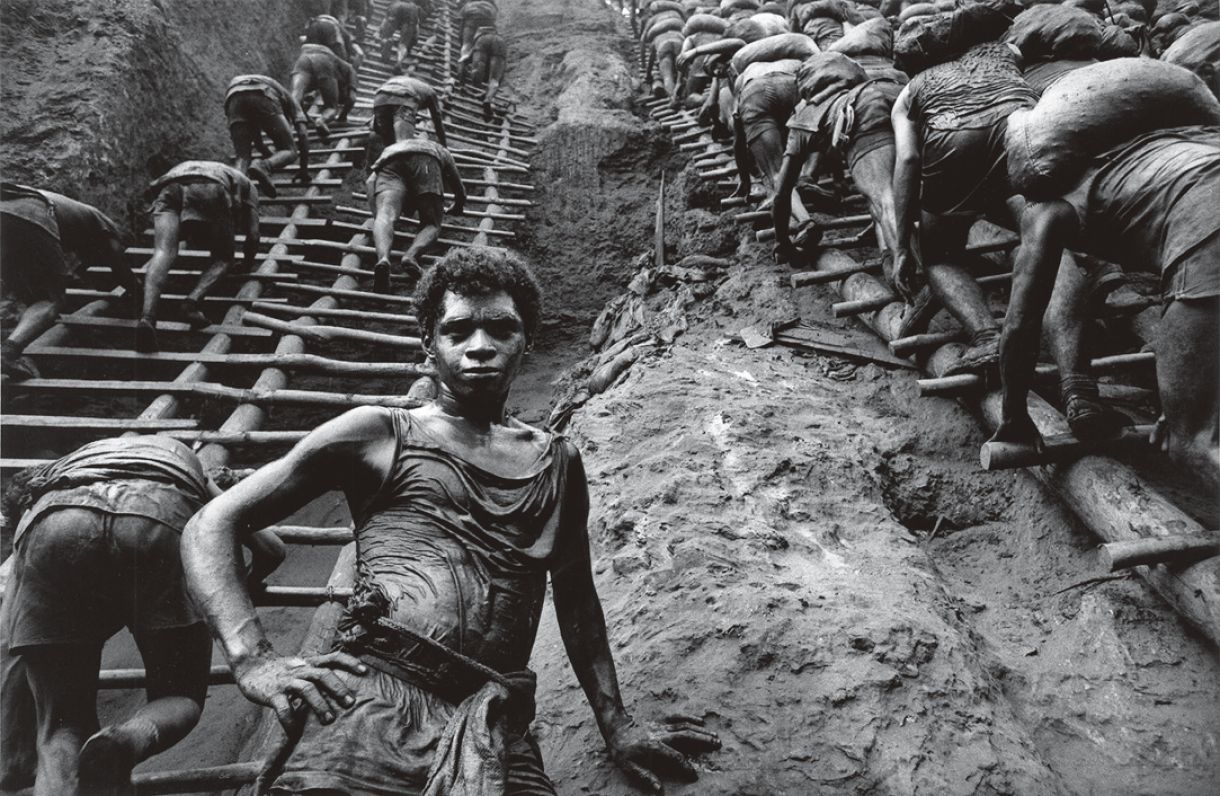 Fotografia feita por Sebastião Salgado em Serra Pelada