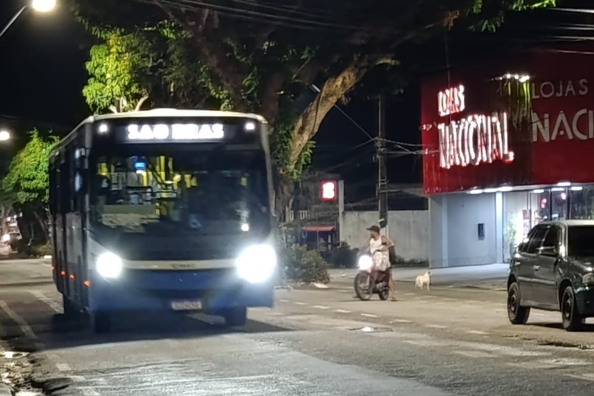 Ônibus demoram muito para passar nas paradas, em Mosqueiro