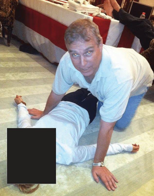 Imagem - Polícia do Reino Unido investiga se ex-príncipe Andrew enviou relatórios confidenciais a Epstein