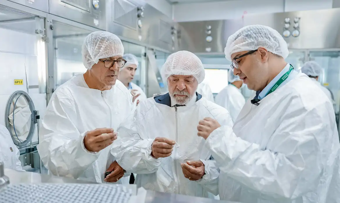 Imagem - Equipes do SUS começam a receber vacina do Butantan contra a dengue