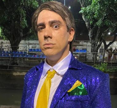 Imagem - Marcelo Adnet vai interpretar Bolsonaro no Carnaval na Sapucaí