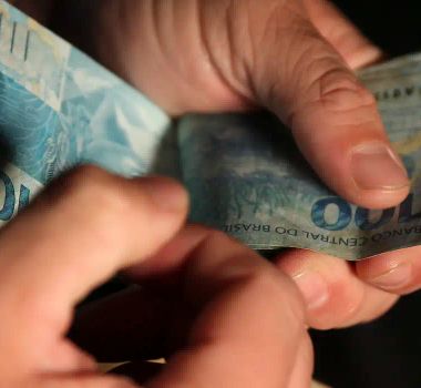 Imagem - Brasileiros sacaram em dezembro R$ 429 milhões esquecidos em bancos