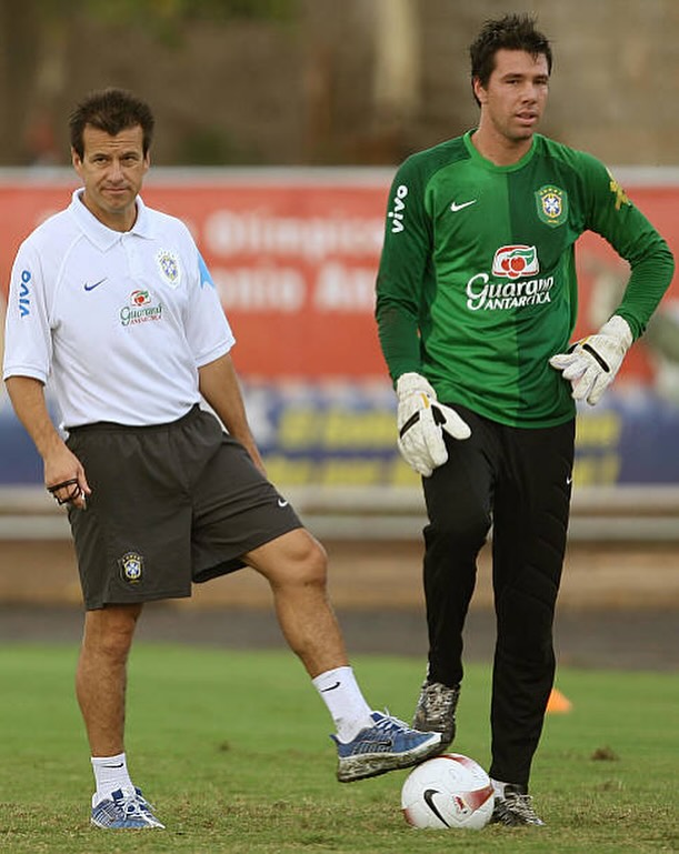Ex-goleiro Doni ao lado do ex-técnico Dunga
