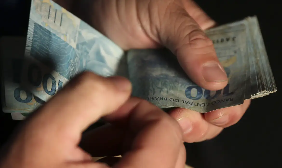 Banco Central registra queda brusca no ritmo de saques da poupança em abril