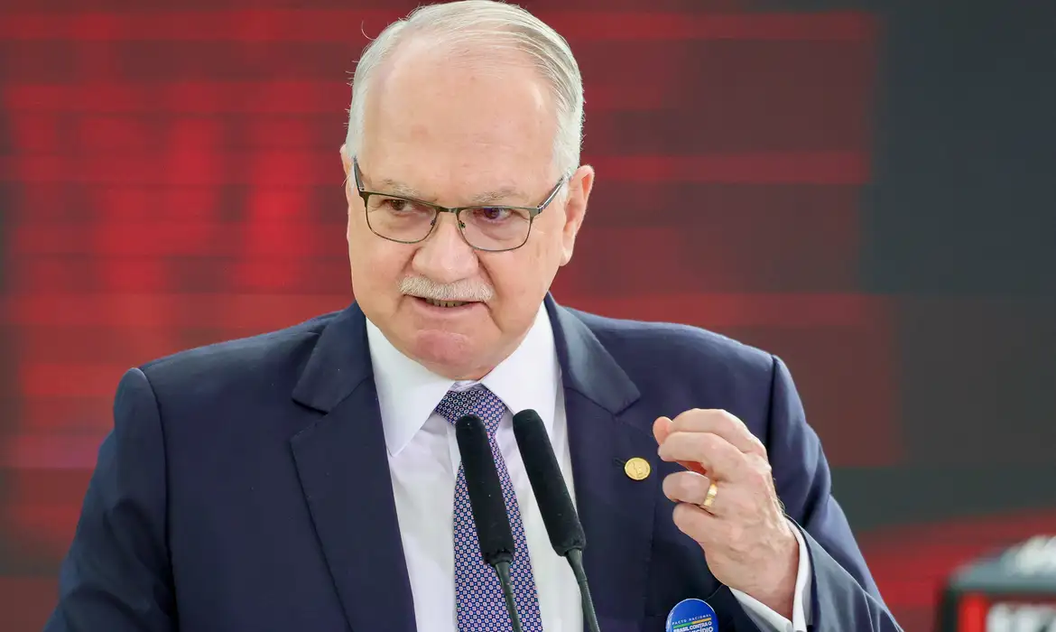 Ministro do STF,  Edson Fachin)