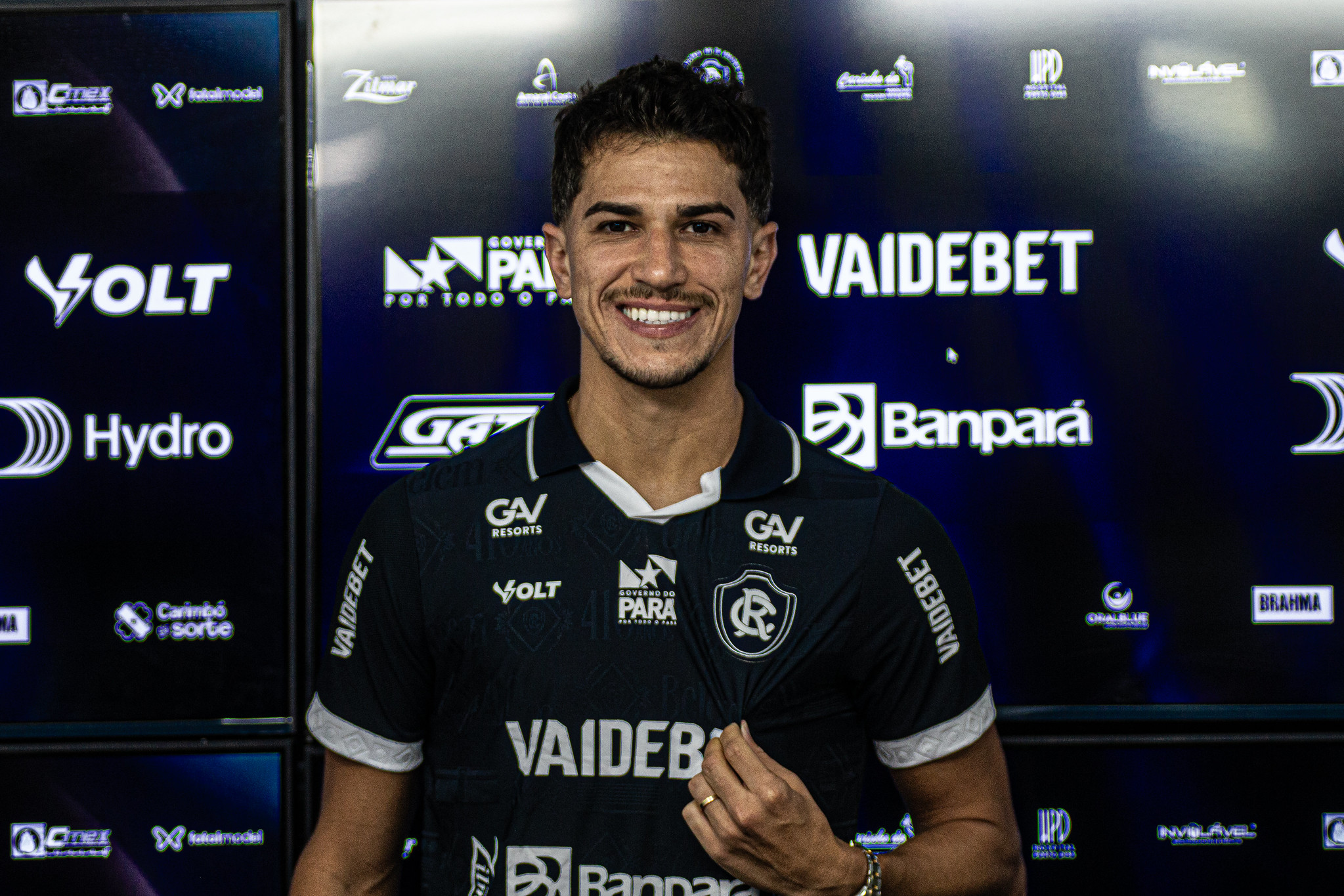 Vitor Bueno atuou durante 63 minutos na estreia