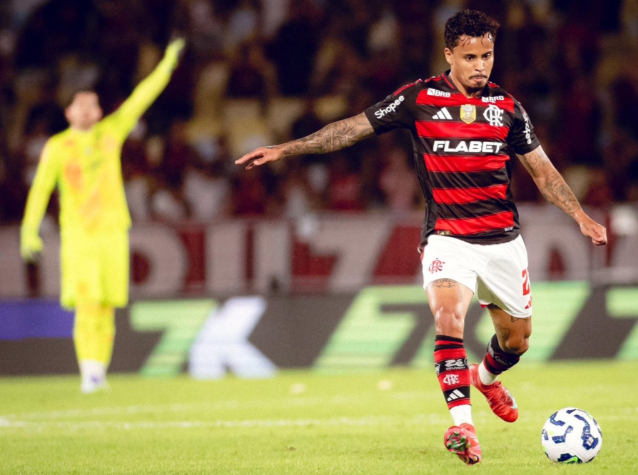 Volante deve deixar o Mengão para acertar com o Timão - 