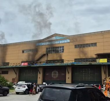 Imagem - Princípio de incêndio atinge barracão da Grande Rio na Cidade do Samba