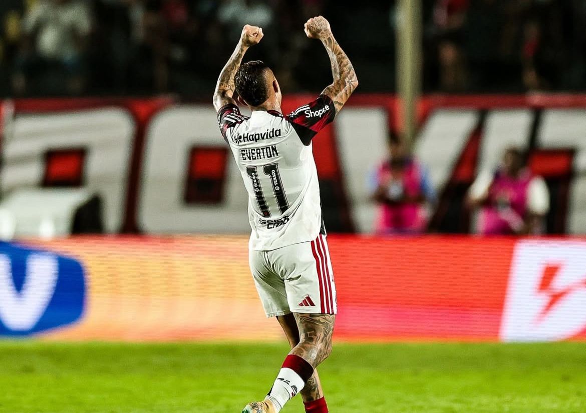 Cebolinha comemora gol pelo Mengão - 