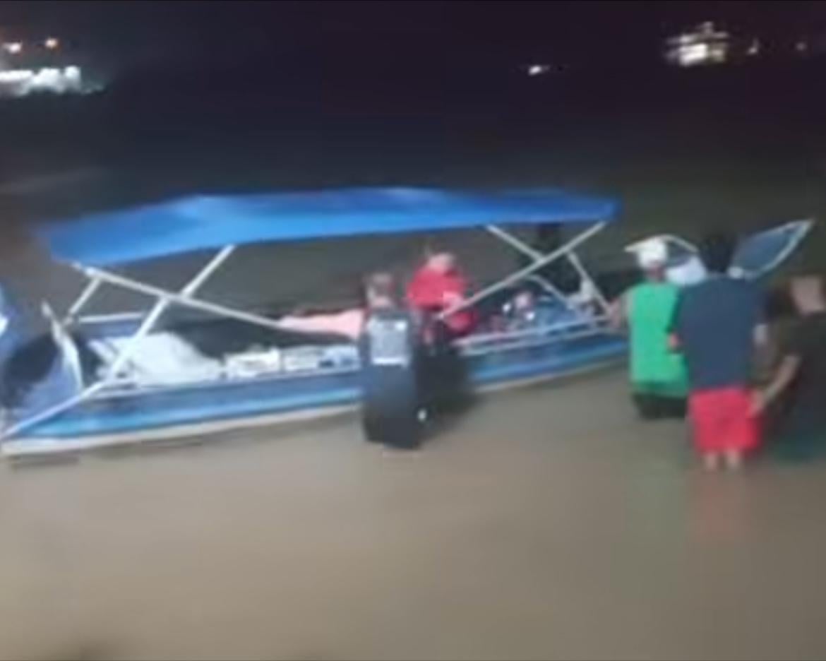 Imagem - Embarcação naufraga em Vila do Conde e um tripulante está desaparecido