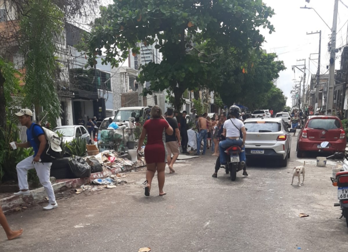 Homem morreu após ser alvo de tiros no bairro do Marco, nesta quarta-feira.