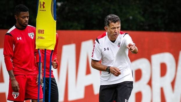 Osorio quando treinou o São Paulo em 2015 - 