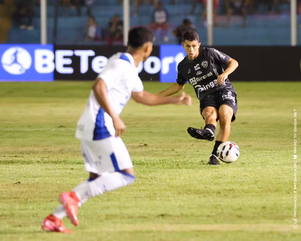 Pedro Henrique em campo pelo Papão