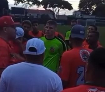 Imagem - Torcedores do Velo Clube pedem aos jogadores para até 'tirar Neymar da Copa'