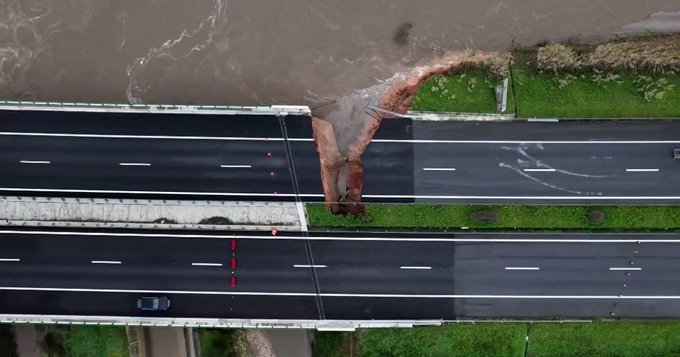 Parte de ponte que liga Lisboa e Porto cede após chuvas intensas em Portugal