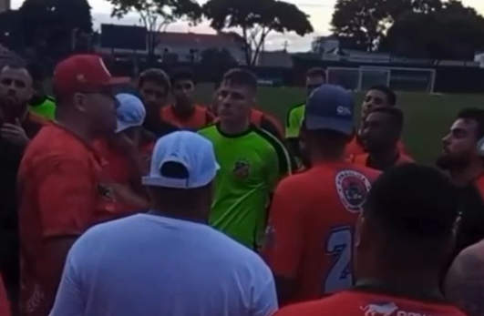 Time enfrenta o Santos na última rodada tentando escapar do rebaixamento