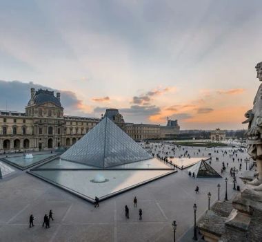 Imagem - Fraude milionária na bilheteria leva à prisão de nove suspeitos ligados ao Louvre e a Versalhes