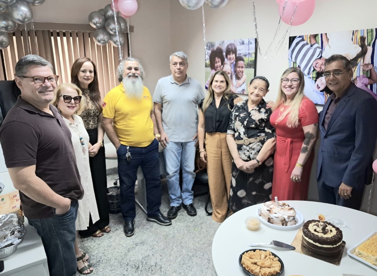 Dra. Sintia Maracei com os colegas do MMP