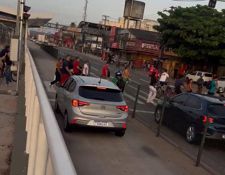 Imagem - Motorista é flagrado transitando pela via do BRT na Grande Belém