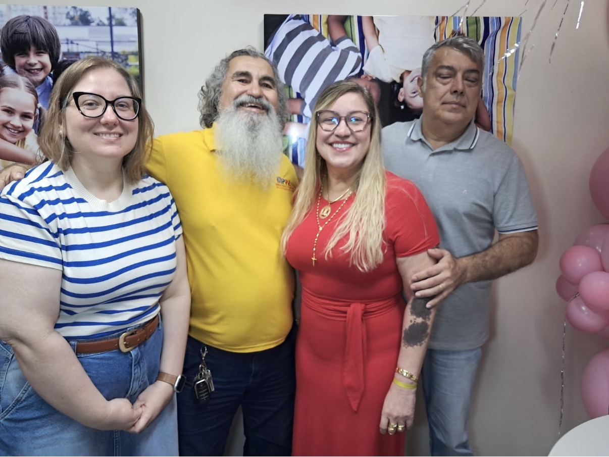 Renata Isopo, Sérgio Tiburcio, Sintia Maradei e Milton Menezes