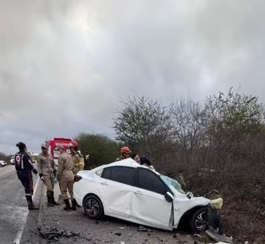 Imagem - Colisão entre carro e carreta mata família e amigas na BR-230, na Paraíba