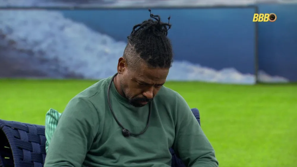 (Leandro Boneco afirmou estar preocupado com a segurança de sua família diante de declarações feitas por Edilson Capetinha durante o confronto.)