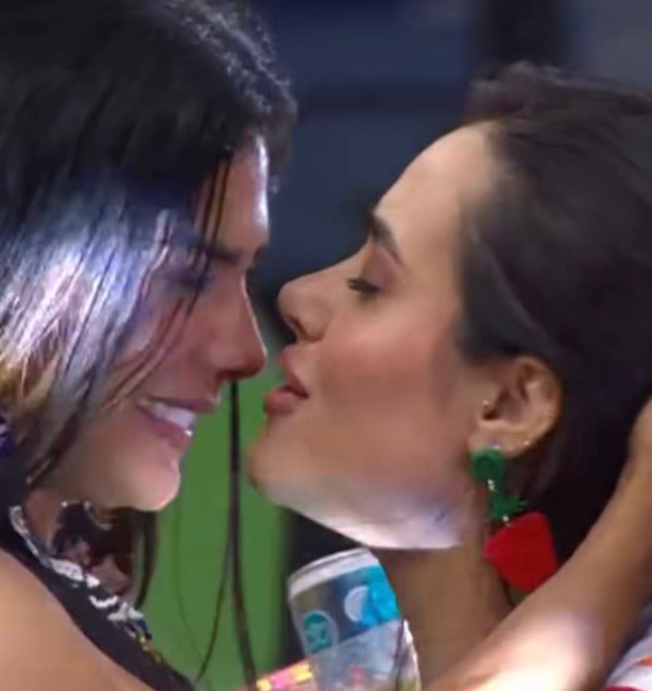 (Marciele e Jordana durante festa no BBB26)