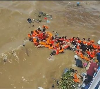 Imagem - Bombeiros encontram corpo durante buscas por vítimas de naufrágio em Manaus