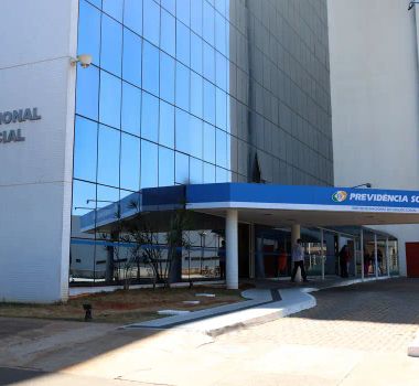 Imagem - Tese da AGU obriga autor de feminicídio a ressarcir pensão do INSS