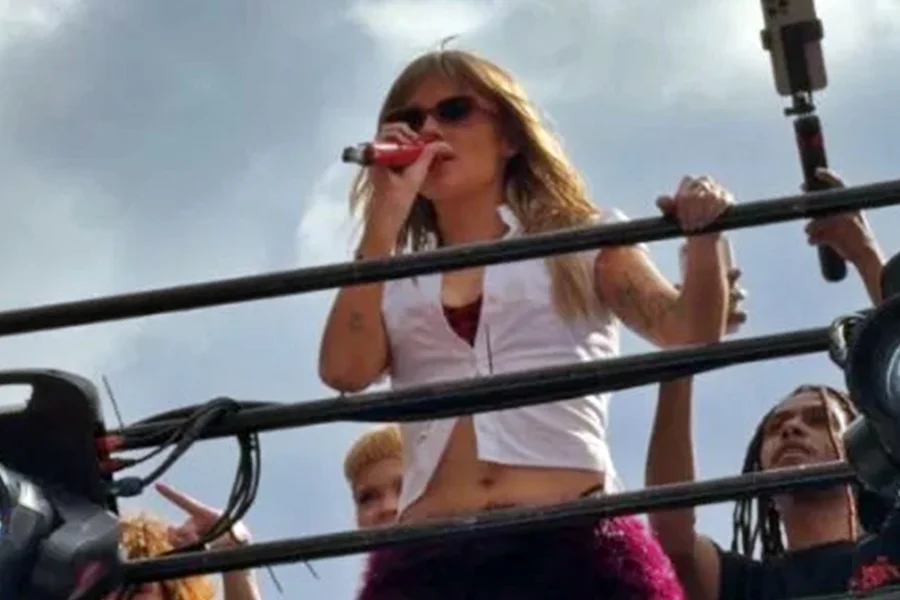 Imagem - Luísa Sonza repreende folião que tentou agredir mulher no Carnaval de Belo Horizonte