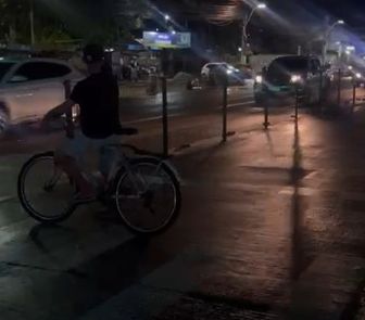 Imagem - Ciclista é flagrado transitando indevidamente na faixa do BRT, em Ananindeua