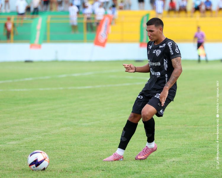 Com 17 anos, Brian é o caçula da equipe bicolor