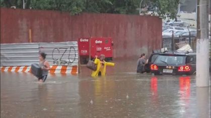 Enxurrada mata idosa na zona norte e número de vítimas dos temporais chega a 17 em SP


