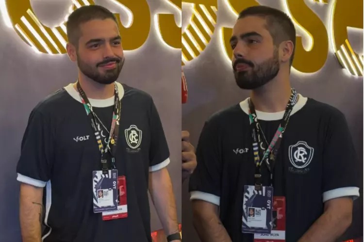 Filho do Faustão com a camisa azulina na Sapucaí -