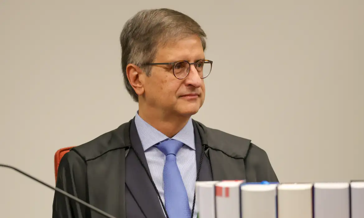 Operação da Polícia Federal apura vazamento de informações de ministros e do procurador-geral