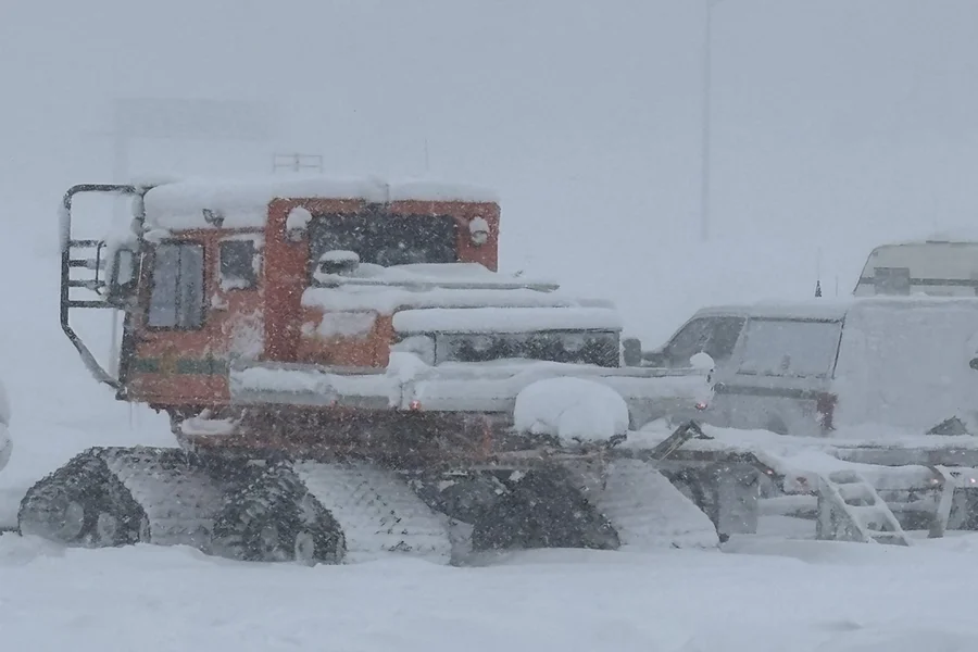 Avalanche surpreende grupo em travessia na Califórnia e deixa desaparecidos

