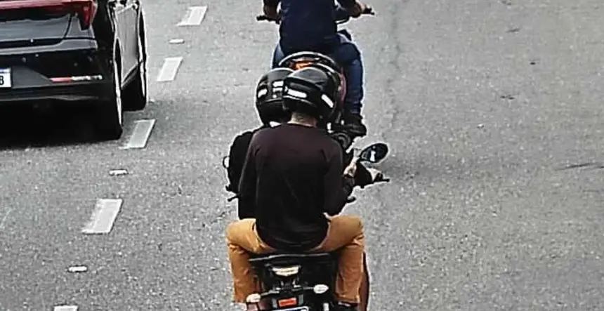 (O sistema do CIOP contribuiu para a identificação de uma motocicleta utilizada para dar apoio ao furto de outra moto, registrado no Boulevard Castilhos França, em Belém.)