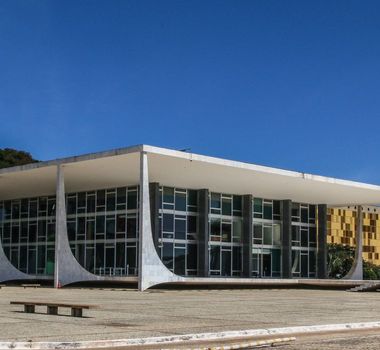 Imagem - STF derruba lei que criou Programa Escola Sem Partido no Paraná