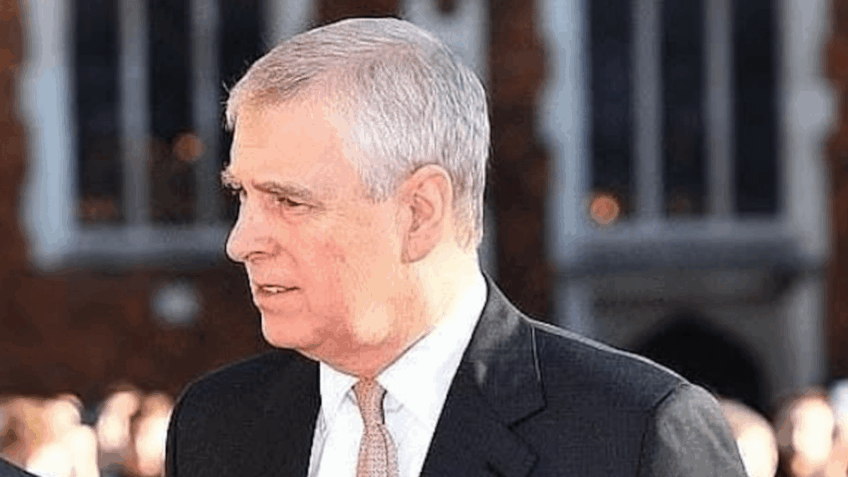 Irmão de Charles III é preso sob suspeita de má conduta pública