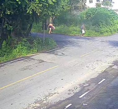 Imagem - Casal é preso após abandonar bebê em bueiro em MG