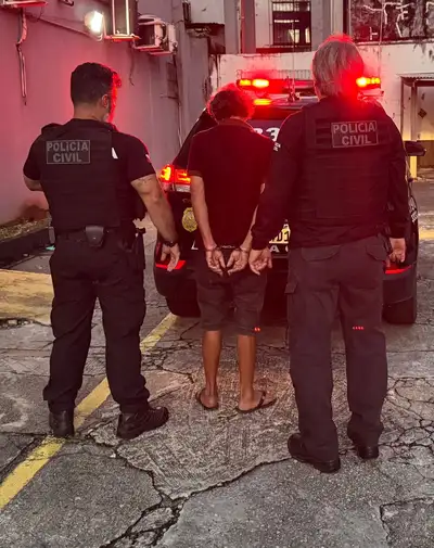 (A Polícia Civil cumpriu ordem de prisão preventiva contra um homem investigado pelo crime de estupro de vulnerável, praticado contra uma mulher com deficiência mental.)