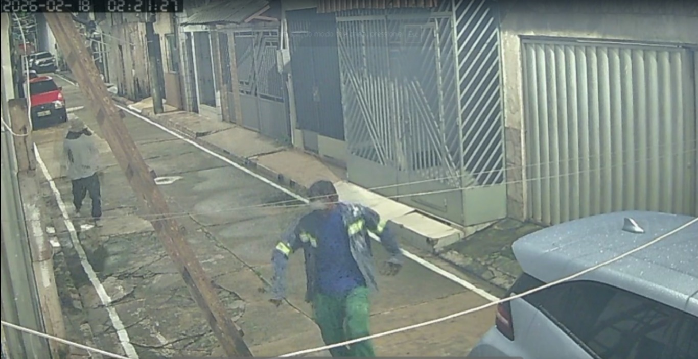 Criminosos foram surpreendidos por morador -